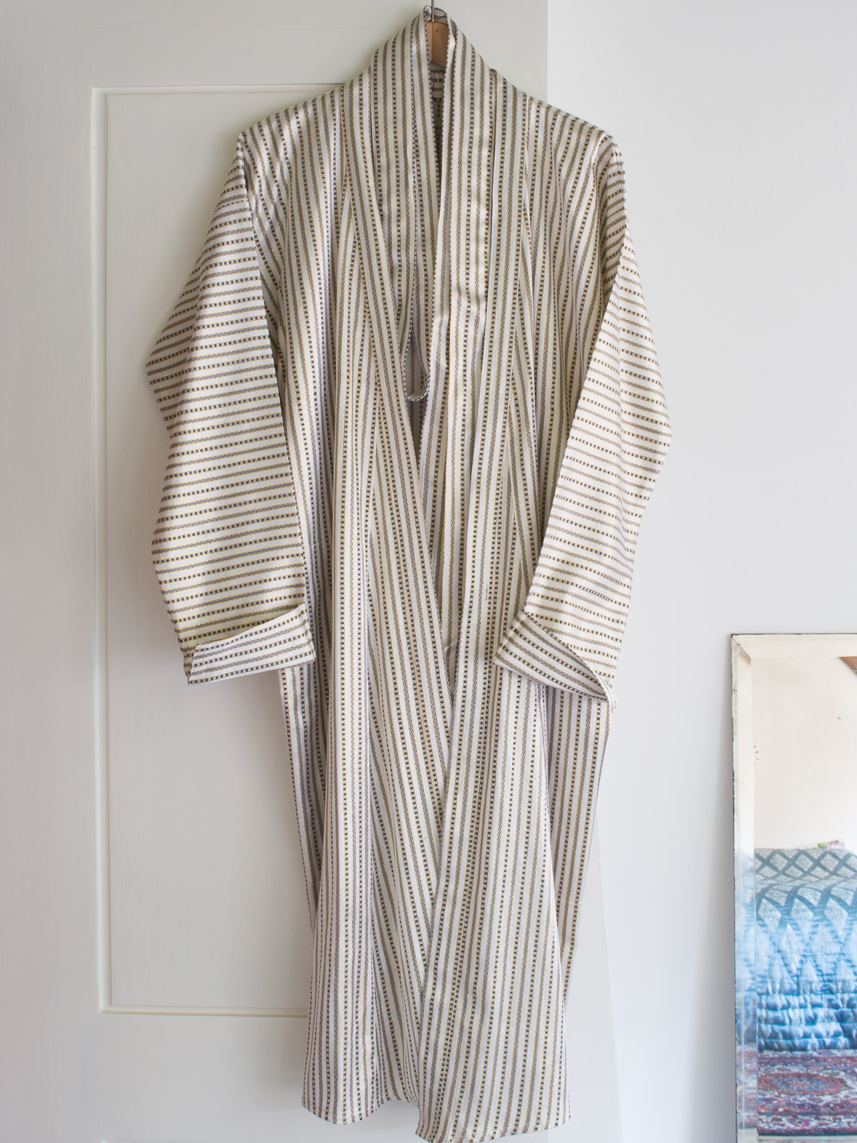 elegant striped dressing gown S
